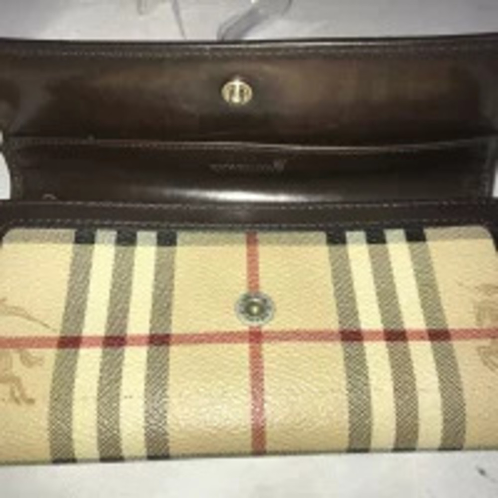 Burberry bi fold wallet - Picture 3 of 8